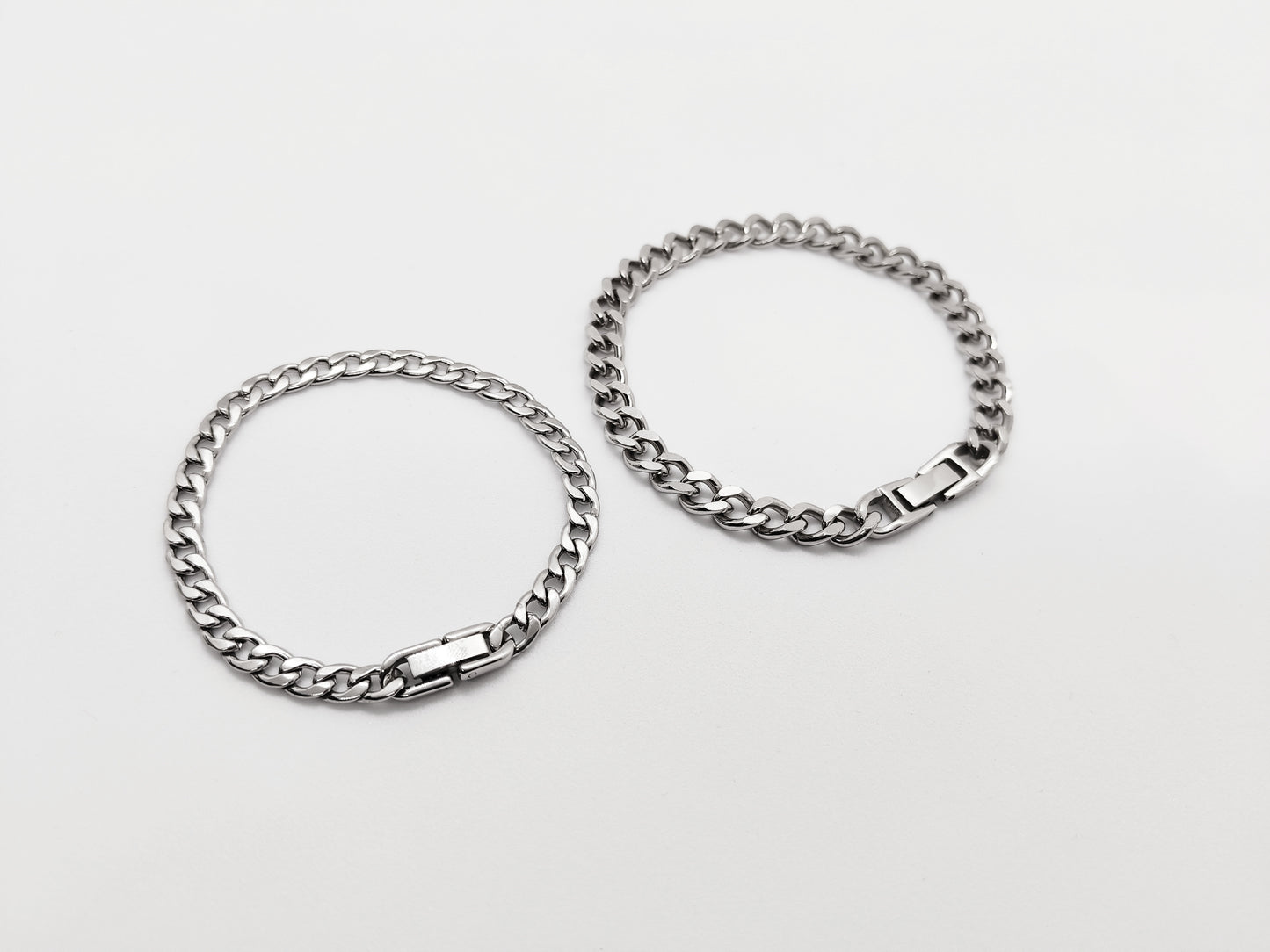 Personalized Minimalist Curb Chain Bracelet